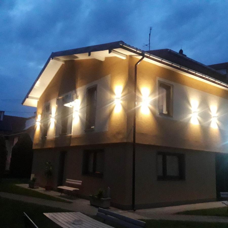Bełchatów Noclegi I Restauracja Gracja מראה חיצוני תמונה