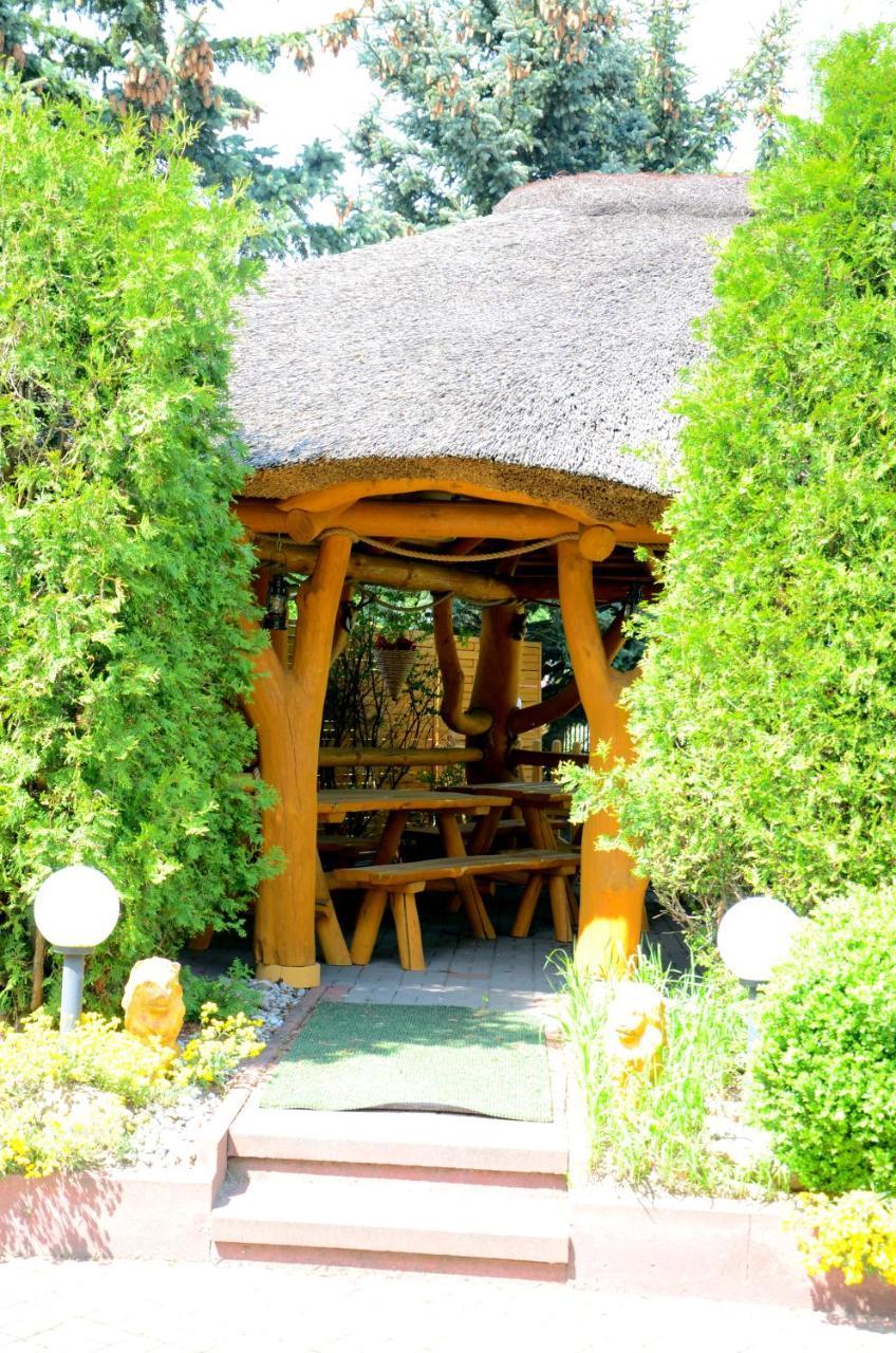 Bełchatów Noclegi I Restauracja Gracja מראה חיצוני תמונה